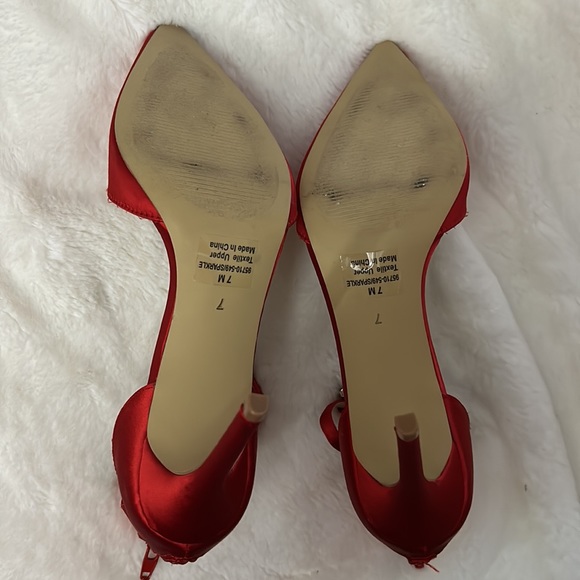 BADGLEY MISCHKA AMERICAN GLAMOUR Red Pointed Toe Embellished Heels - Picture 8 of 11